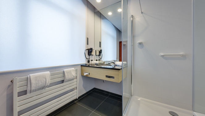 Salle de bain chambre confort Hôtel Verviers