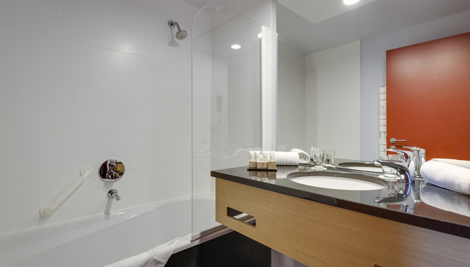 Salle de bain moderne de la Chambre Supérieure Duplex à Verviers