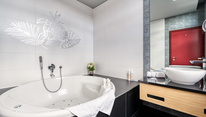 Jacuzzi dans la Suite Nuptiale au Van der Valk Verviers
